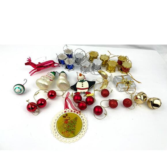 Lot of 30 Holiday Ornaments Christmas Glitter Bulbs Balls Presents Drums Snowman - Picture 1 of 16